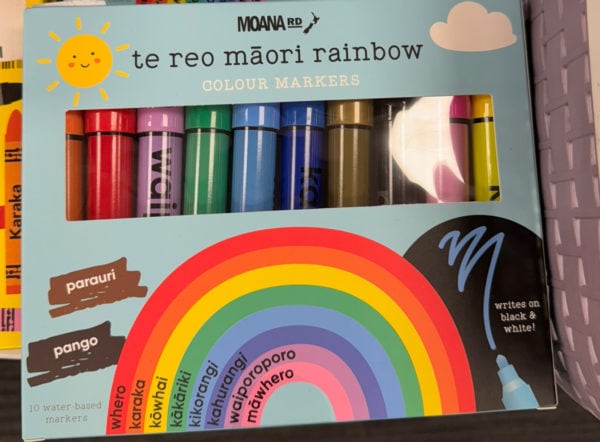 Te Reo Maori Rainbow Markers